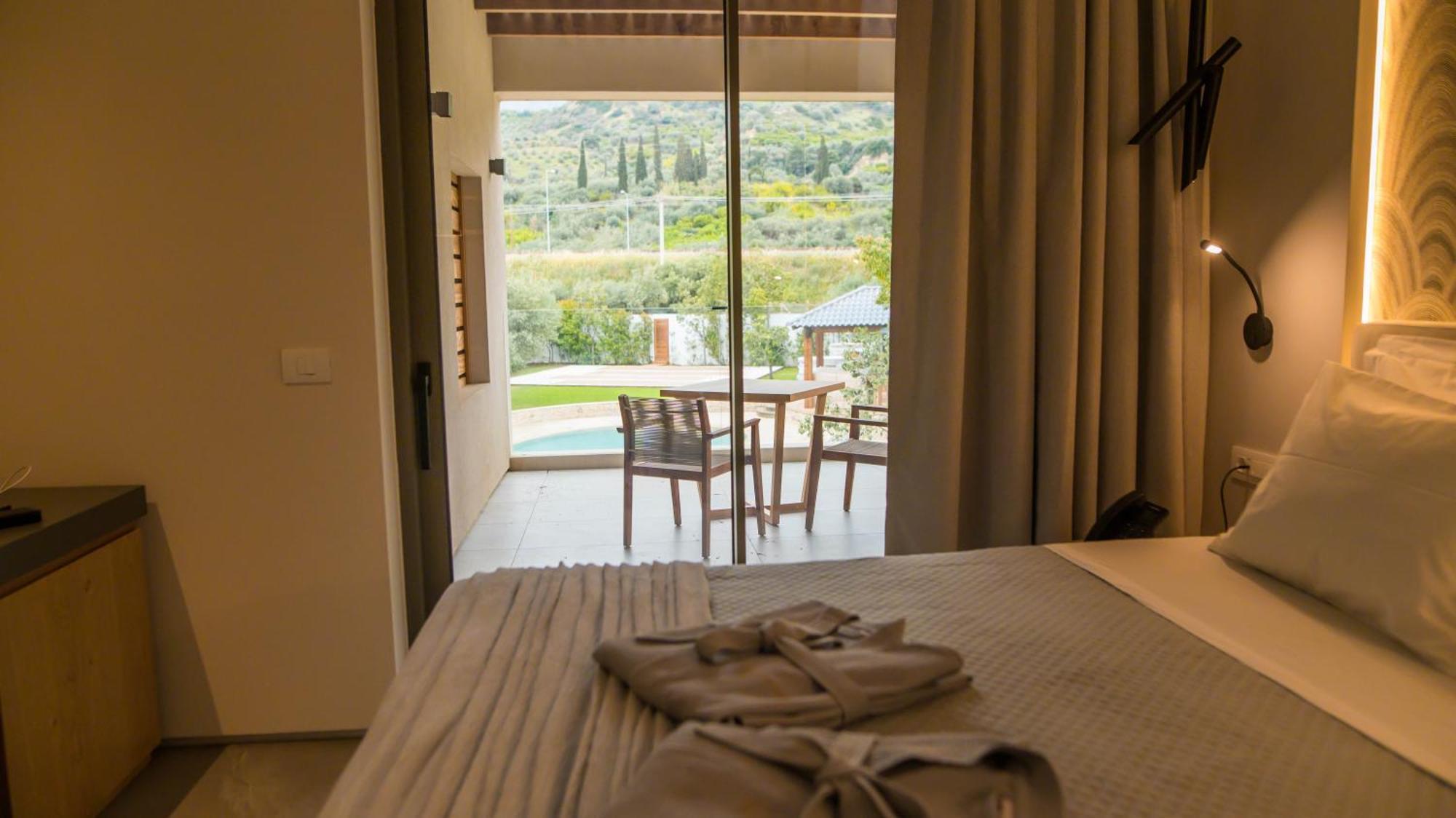 Alissachni Seaside Hotel Dervéni Kültér fotó