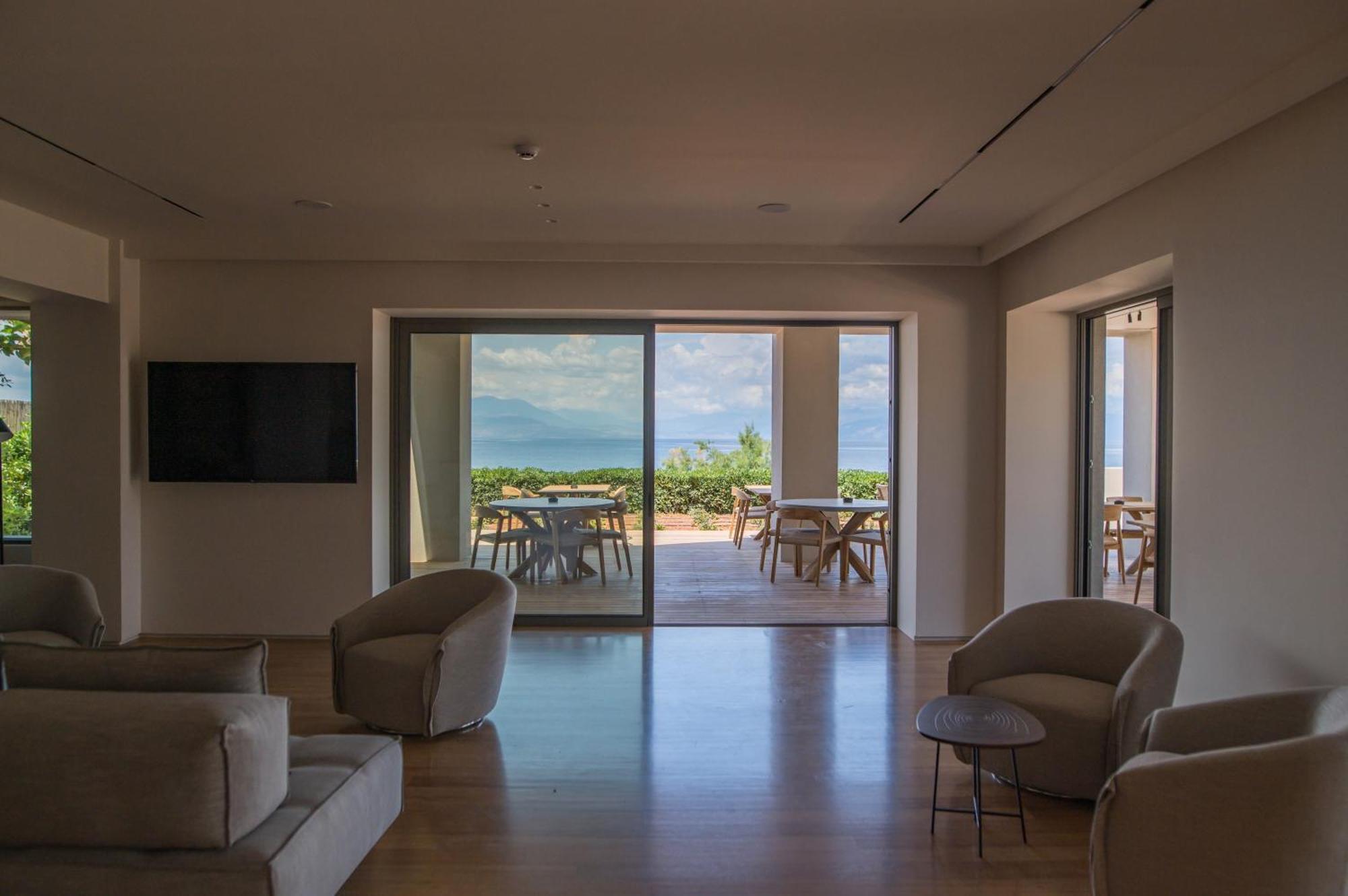 Alissachni Seaside Hotel Dervéni Kültér fotó