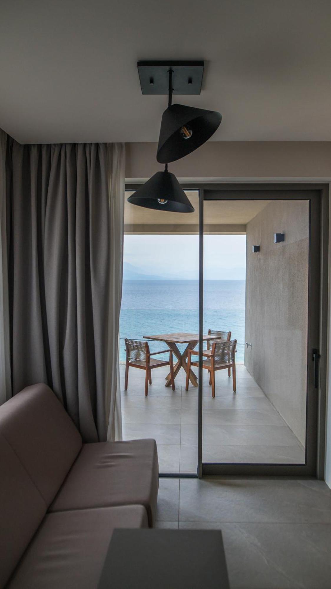 Alissachni Seaside Hotel Dervéni Kültér fotó